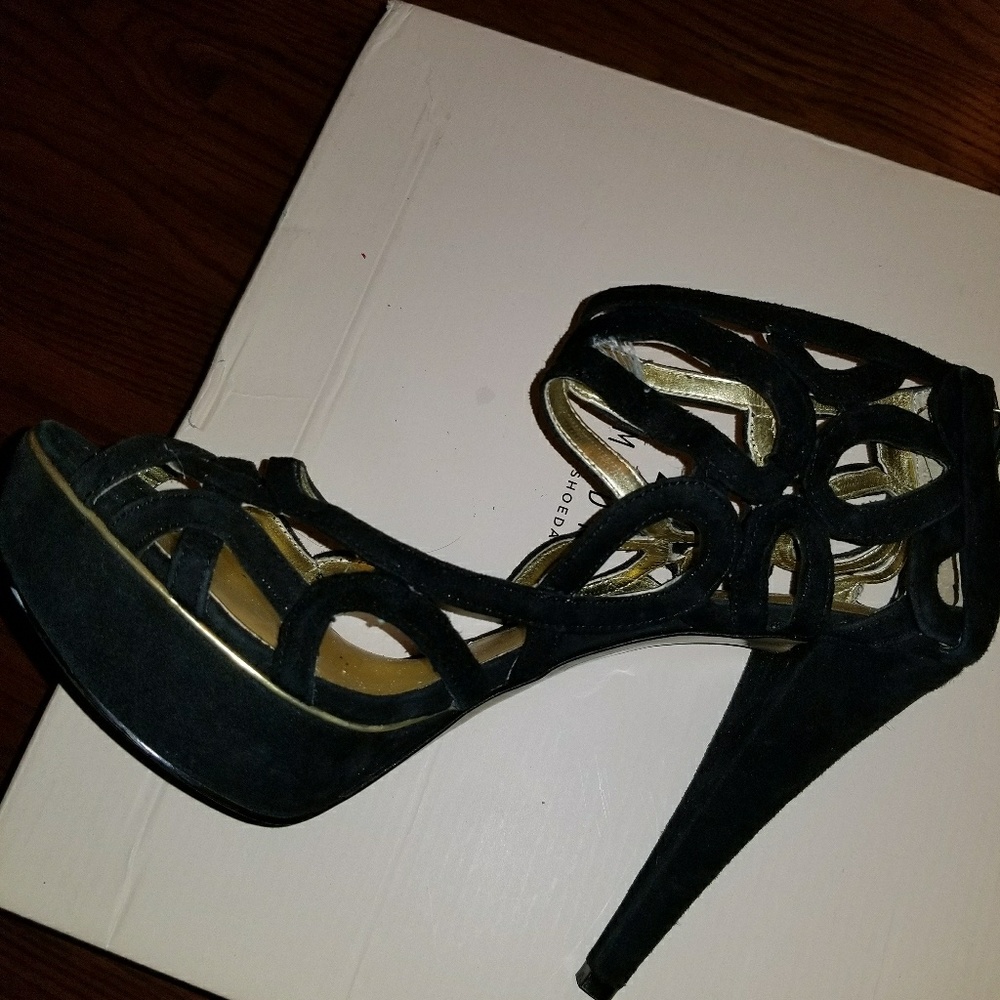 SHOES
